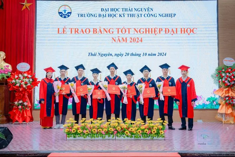 Văn bằng thứ 2 Quản lý Công nghiệp học gì, khác ngành Quản lý Kinh tế ra sao?